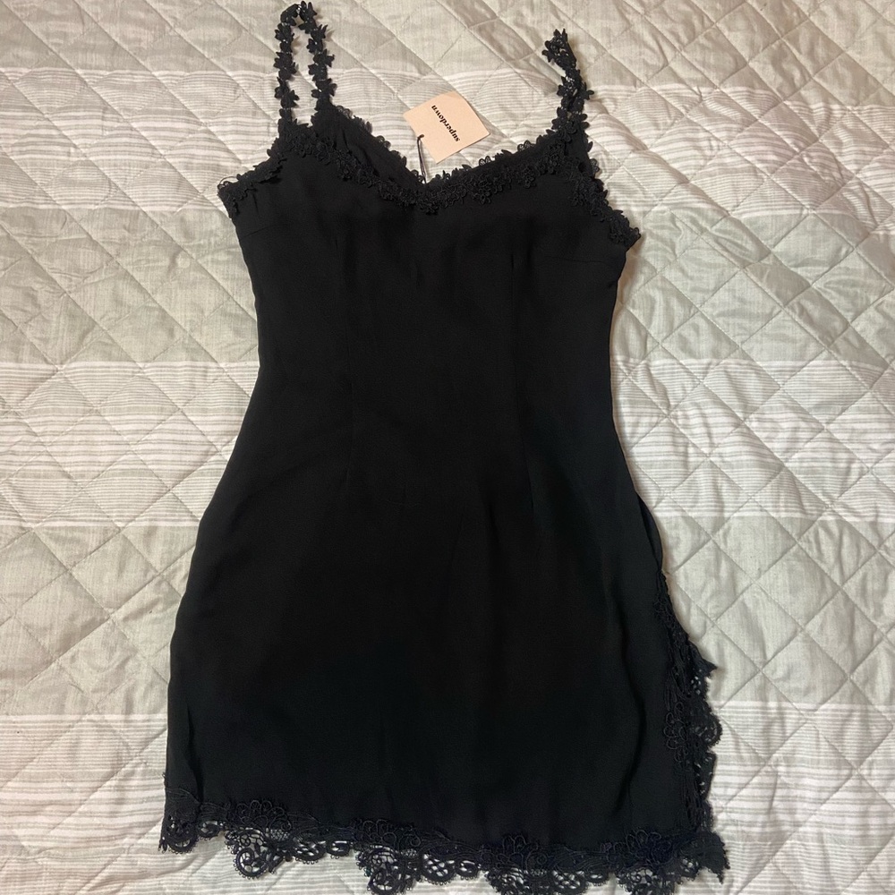 Superdown Elegant Black Lace Trim Top